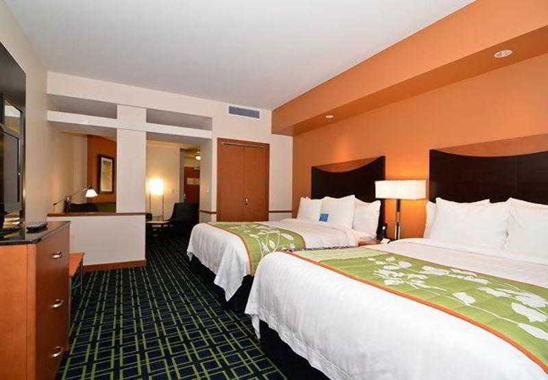 Fairfield Inn & Suites Santa Cruz - Капітола Екстер'єр фото