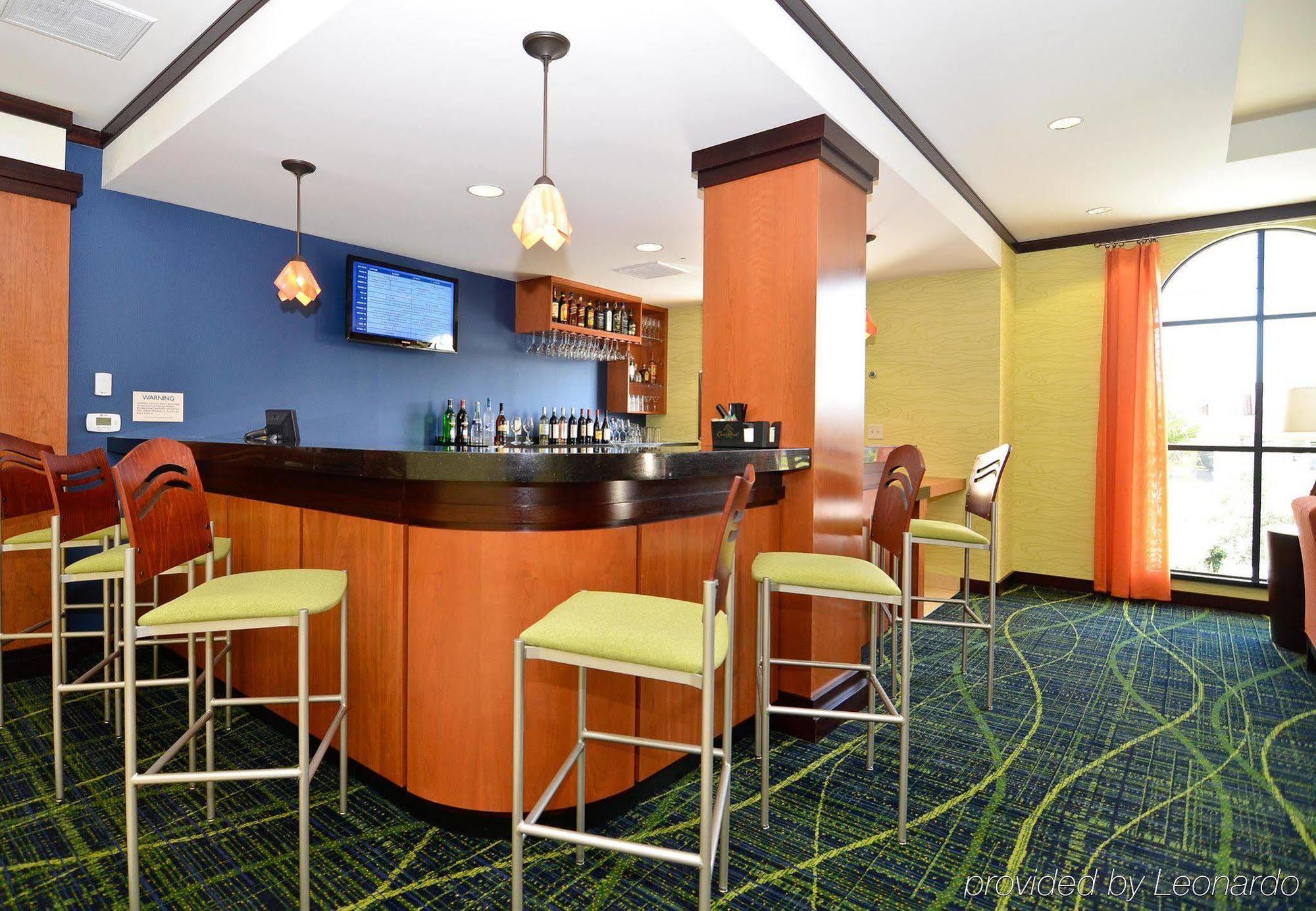 Fairfield Inn & Suites Santa Cruz - Капітола Ресторан фото